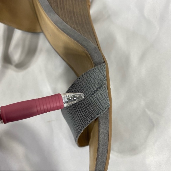 CL by Laundry Hot Zone Grey Lizard Ankle Strap Wedge Sandal - Picture 5 of 9